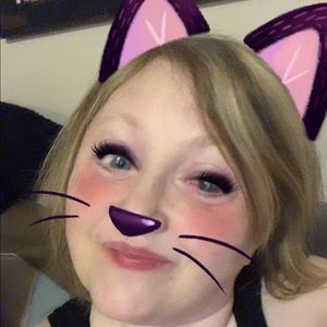 Meet your Posher, Alicia